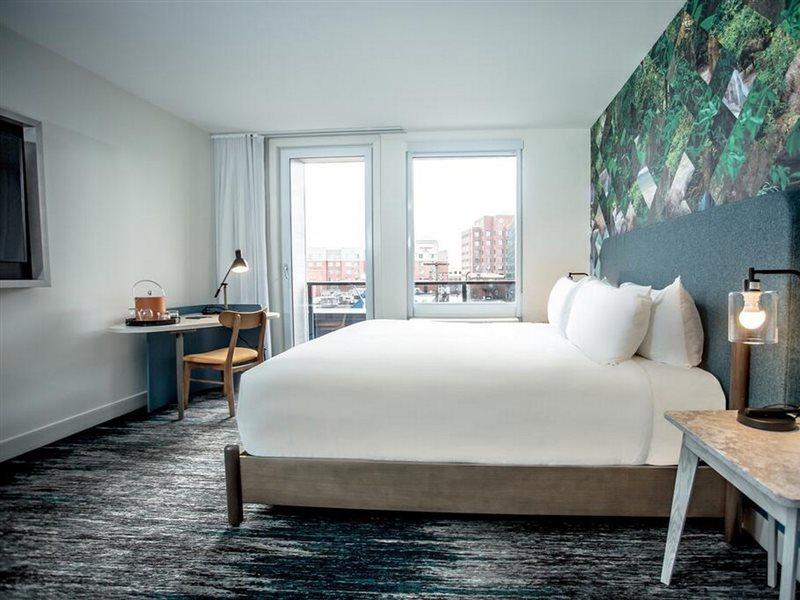 Canvas Moncton, Tapestry Collection By Hilton Esterno foto