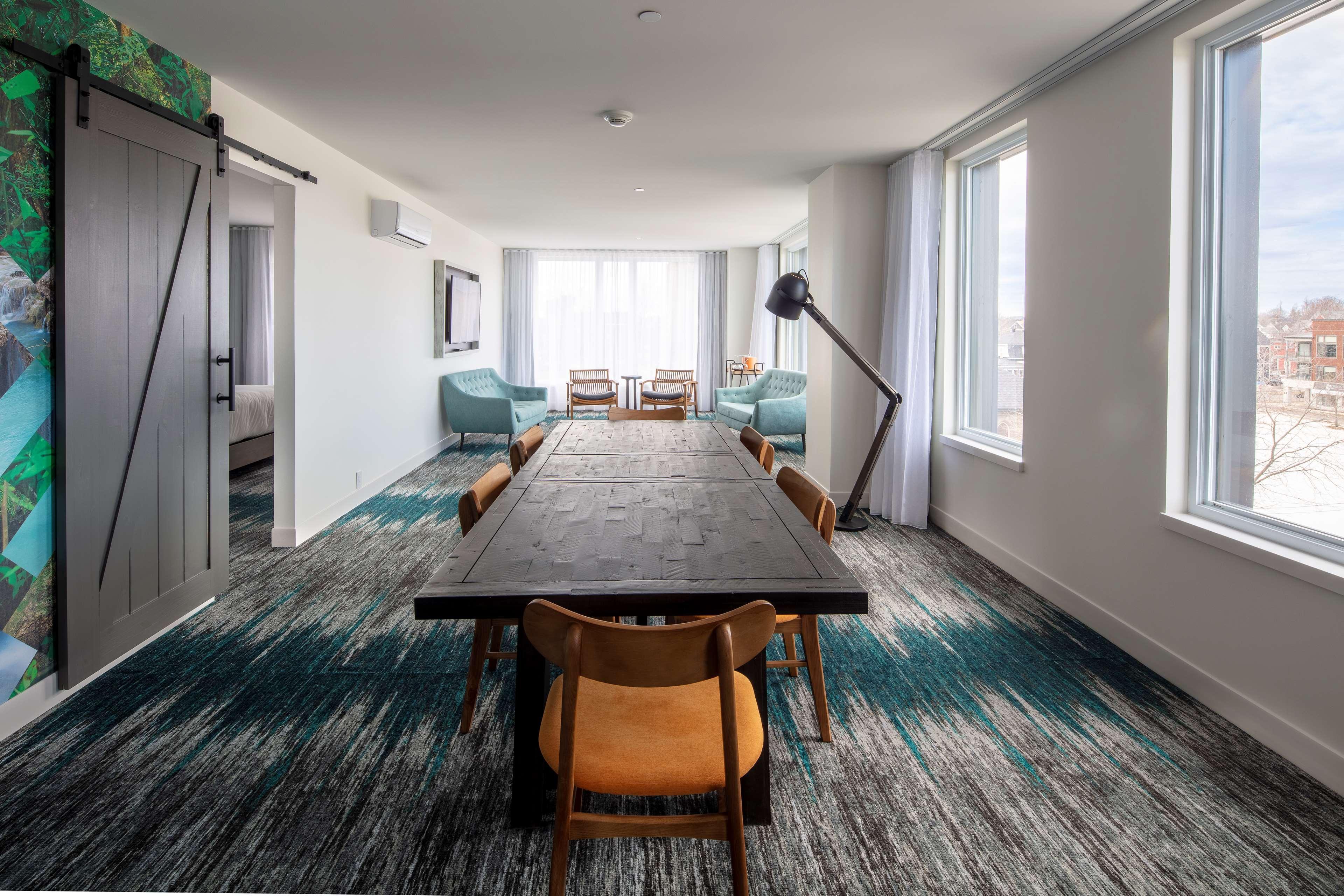 Canvas Moncton, Tapestry Collection By Hilton Esterno foto