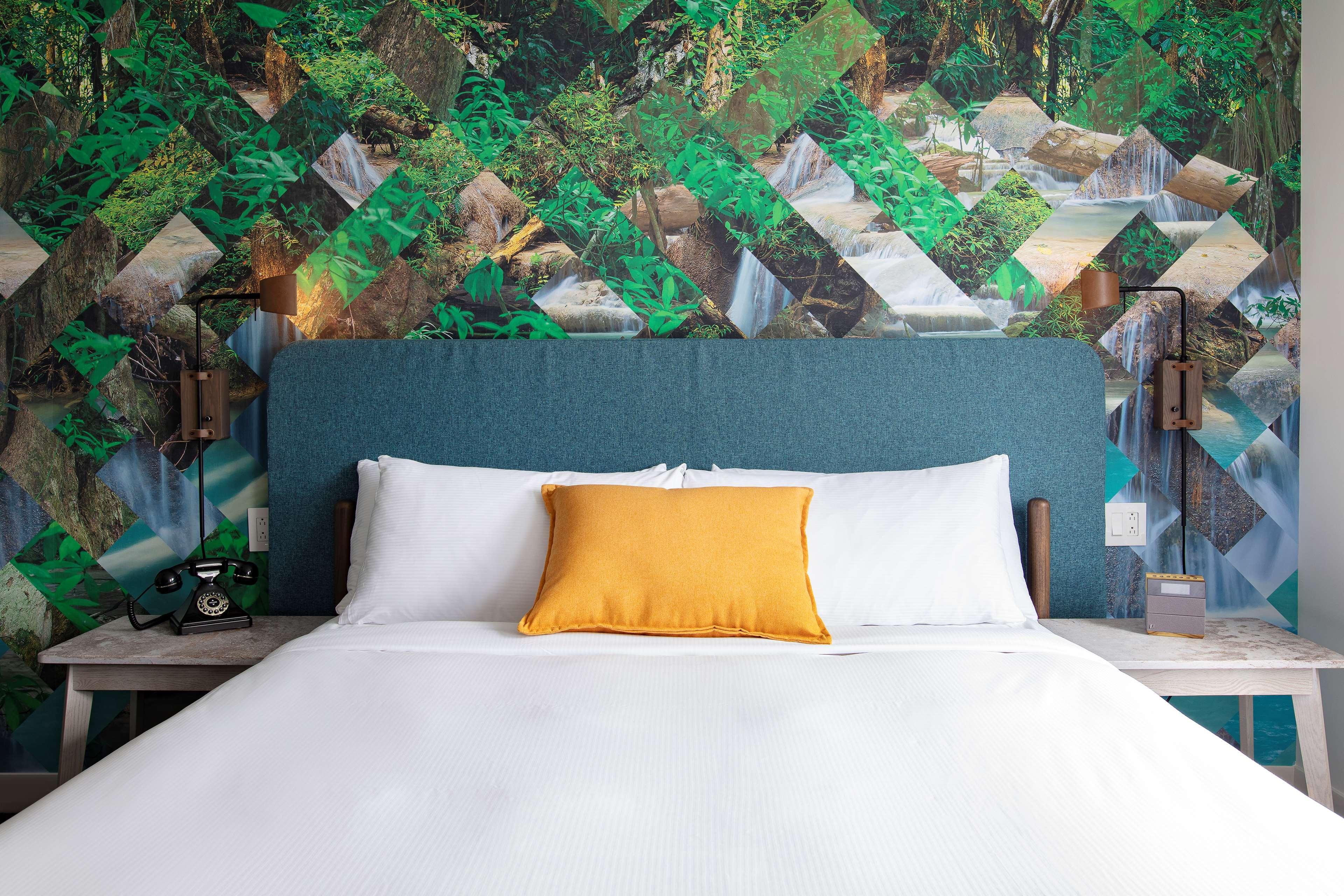 Canvas Moncton, Tapestry Collection By Hilton Esterno foto