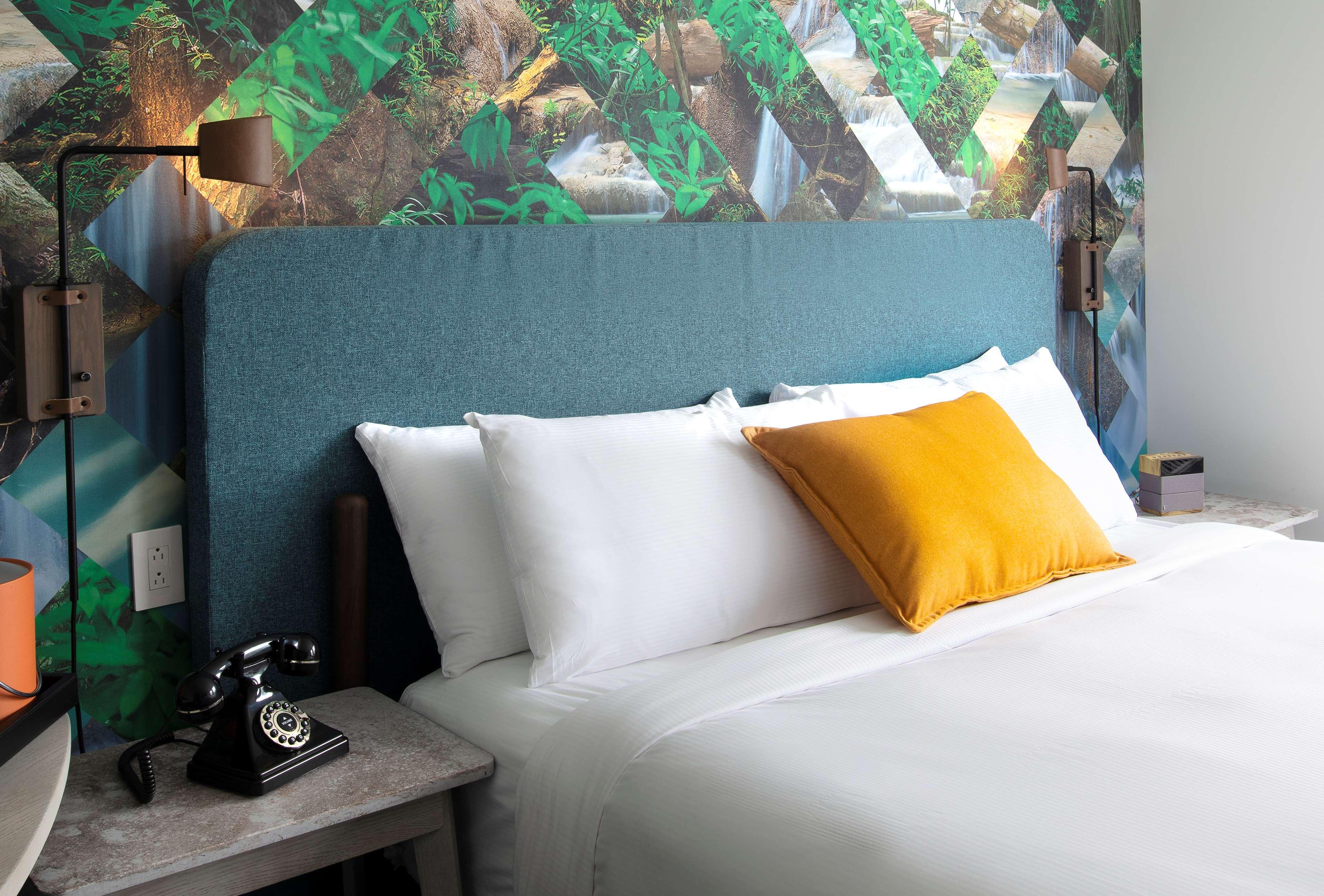 Canvas Moncton, Tapestry Collection By Hilton Esterno foto