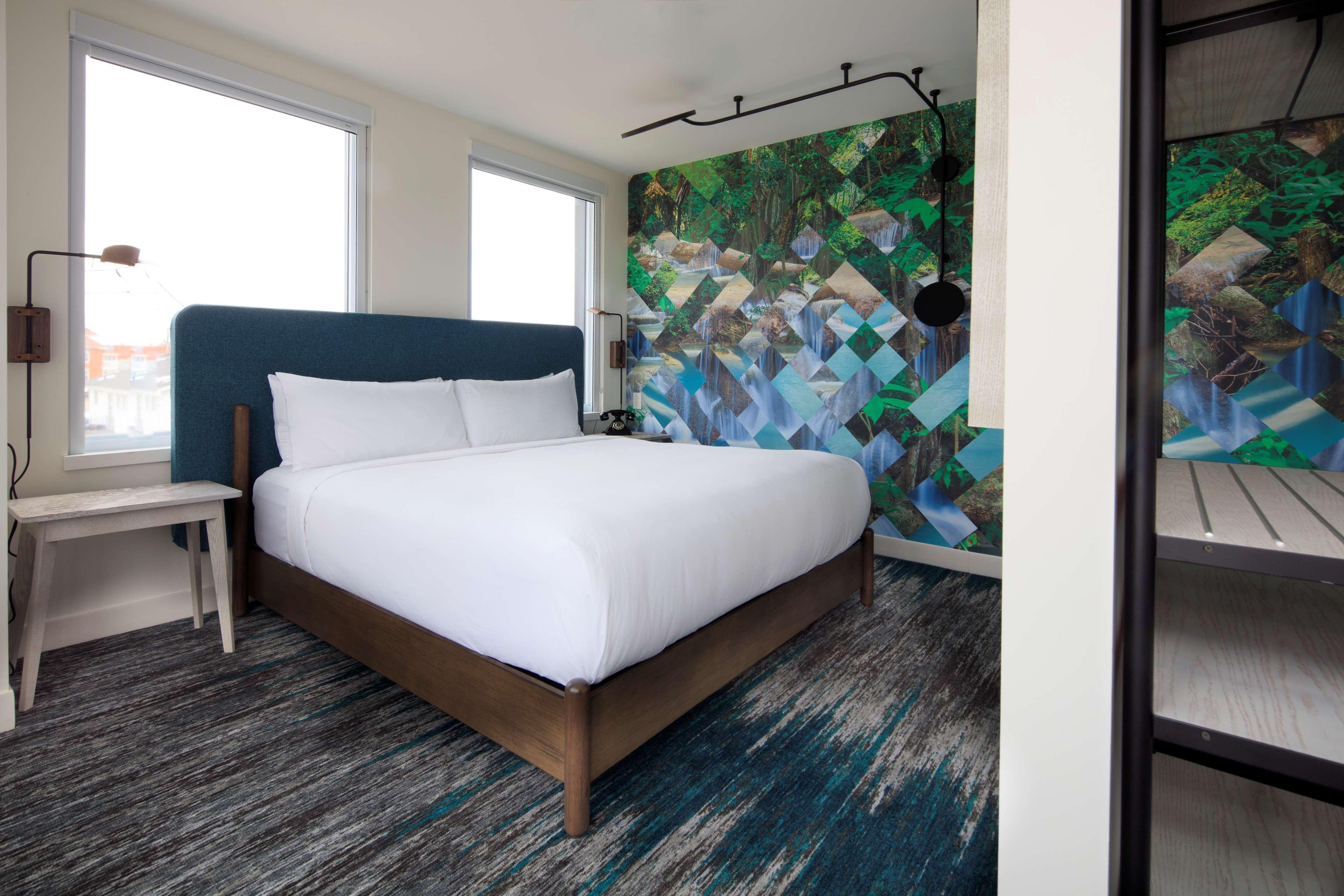 Canvas Moncton, Tapestry Collection By Hilton Esterno foto