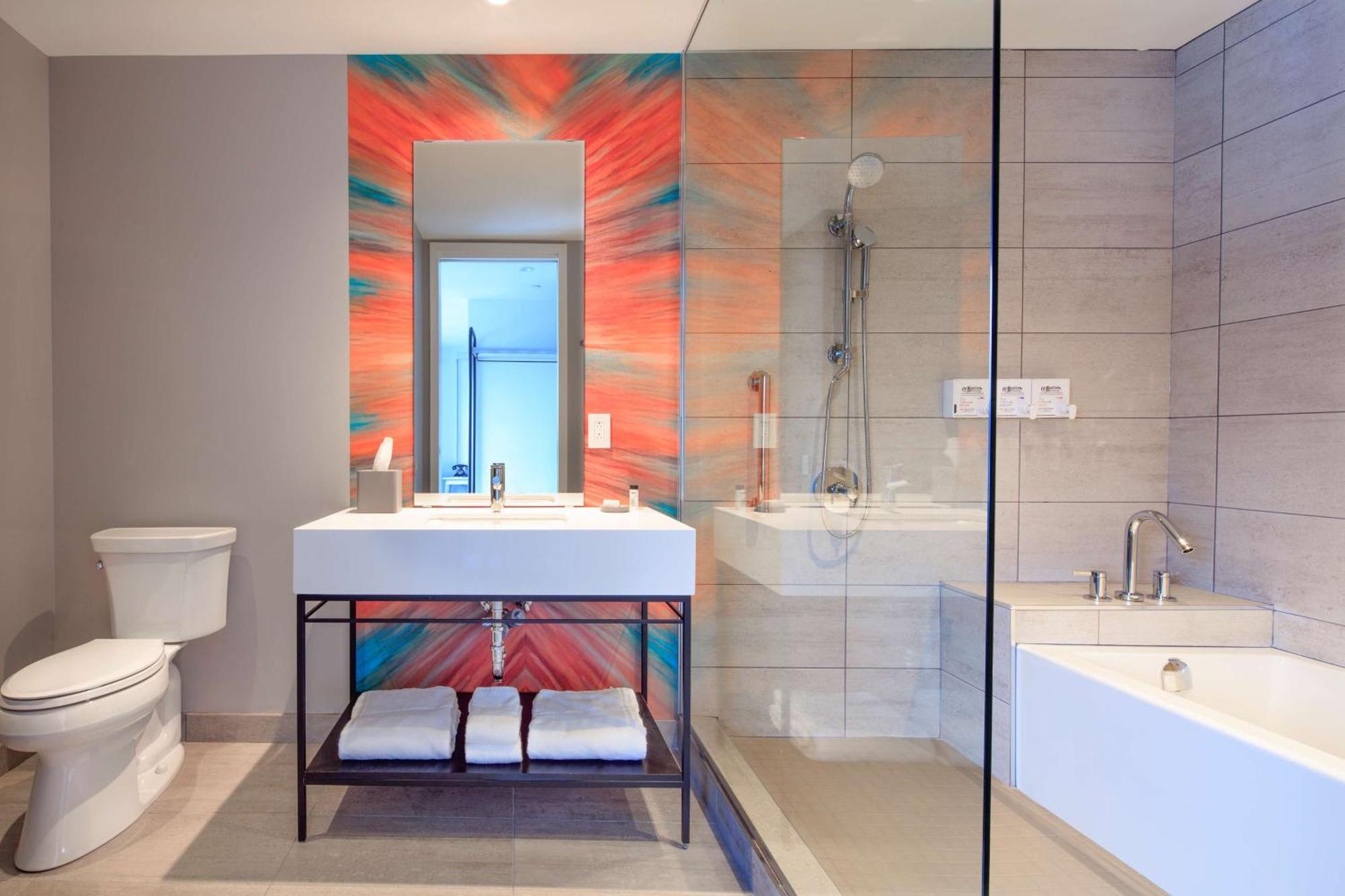 Canvas Moncton, Tapestry Collection By Hilton Esterno foto